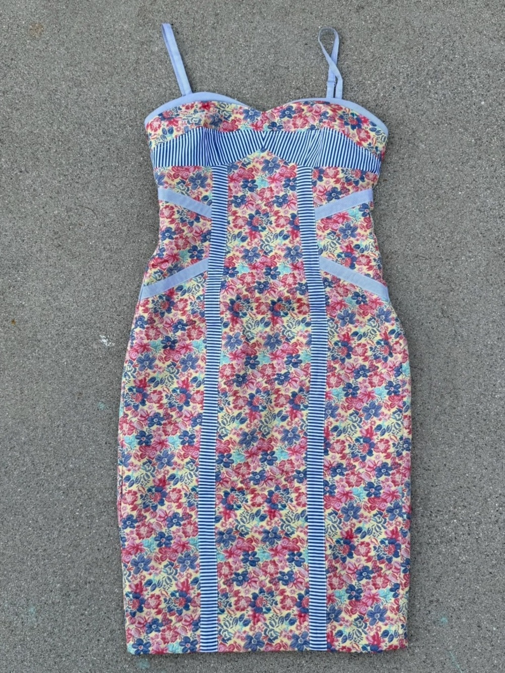 AVIVA ON EARTH DRESS size 38 preloved bodycon floral bridal shower brunch - Picture 5 of 5